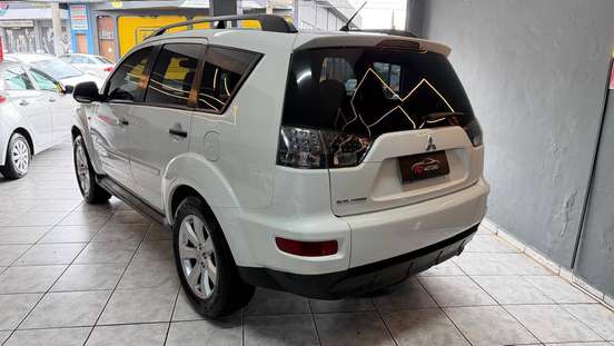 MITSUBISHI-OUTLANDER-2012