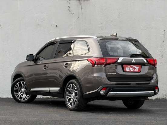 MITSUBISHI-OUTLANDER-2.0 COMFORT 16V GASOLINA 4P AUTOMÁTICO MITSUBISHI-OUTLANDER-2017
