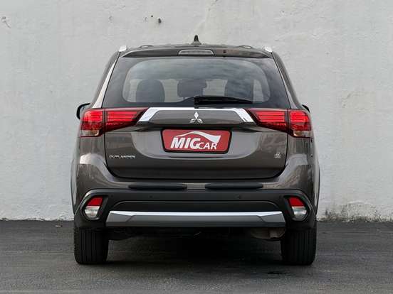 MITSUBISHI-OUTLANDER-2017