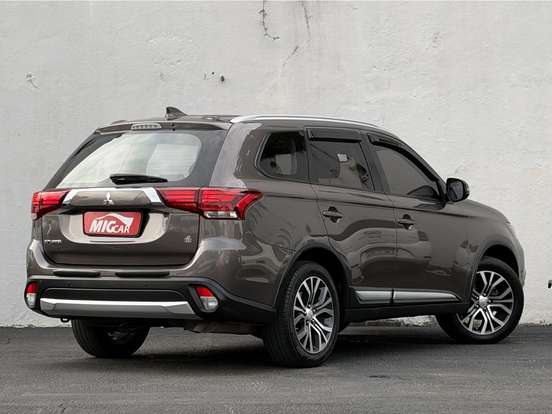 MITSUBISHI-OUTLANDER-2017