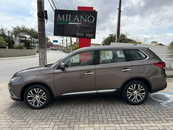MITSUBISHI-OUTLANDER-2.2 4X4 16V DIESEL 4P AUTOMÁTICO MITSUBISHI-OUTLANDER-2018