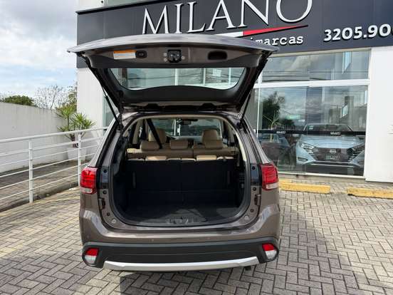 MITSUBISHI-OUTLANDER-2018