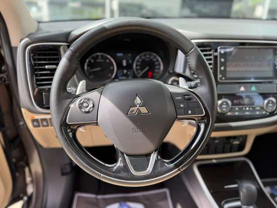 MITSUBISHI-OUTLANDER-2.2 4X4 16V DIESEL 4P AUTOMÁTICO MITSUBISHI-OUTLANDER-2018