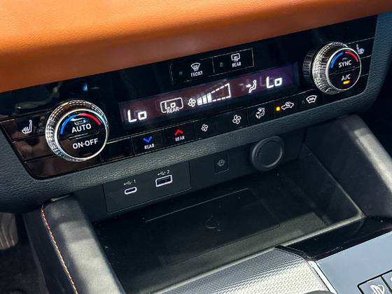 MITSUBISHI OUTLANDER 2.4 PHEV SIGNATURE S-AWC DHT