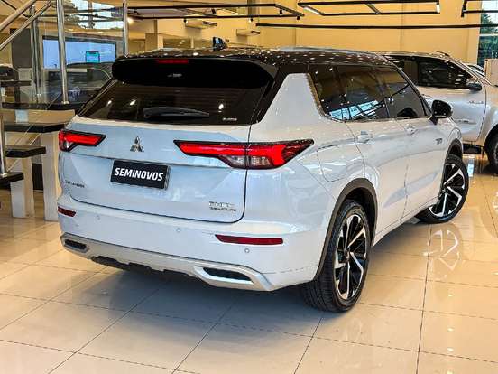 MITSUBISHI-OUTLANDER-2.4 PHEV SIGNATURE S-AWC DHT MITSUBISHI-OUTLANDER-2025