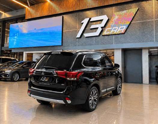 MITSUBISHI-OUTLANDER-2015