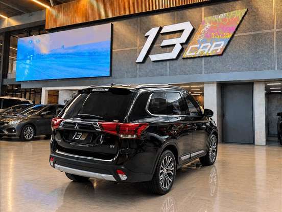 MITSUBISHI-OUTLANDER-3.0 GT 4X4 V6 24V GASOLINA 4P AUTOMÁTICO MITSUBISHI-OUTLANDER-2015