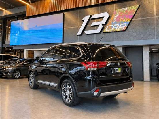 MITSUBISHI-OUTLANDER-3.0 GT 4X4 V6 24V GASOLINA 4P AUTOMÁTICO MITSUBISHI-OUTLANDER-2015