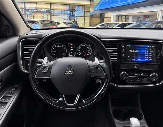 MITSUBISHI-OUTLANDER-2015