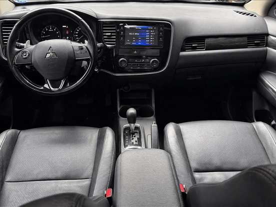MITSUBISHI-OUTLANDER-3.0 GT 4X4 V6 24V GASOLINA 4P AUTOMÁTICO MITSUBISHI-OUTLANDER-2015