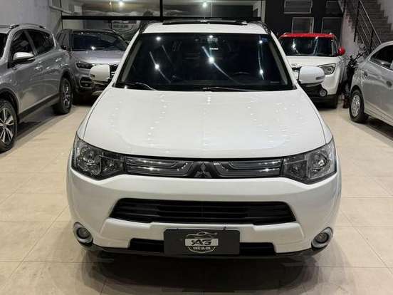 MITSUBISHI-OUTLANDER-3.0 GT 4X4 V6 24V GASOLINA 4P AUTOMÁTICO MITSUBISHI-OUTLANDER-2013