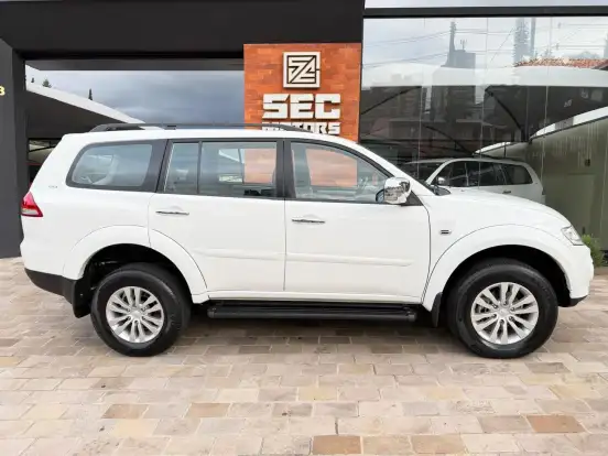 MITSUBISHI-PAJERO DAKAR-3.5 HPE 7 LUGARES 4X4 V6 24V FLEX 4P AUTOMÁTICO MITSUBISHI-PAJERO DAKAR-2015