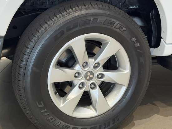 MITSUBISHI-PAJERO DAKAR-3.2 4X4 16V TURBO INTERCOOLER DIESEL 4P AUTOMÁTICO MITSUBISHI-PAJERO DAKAR-2015