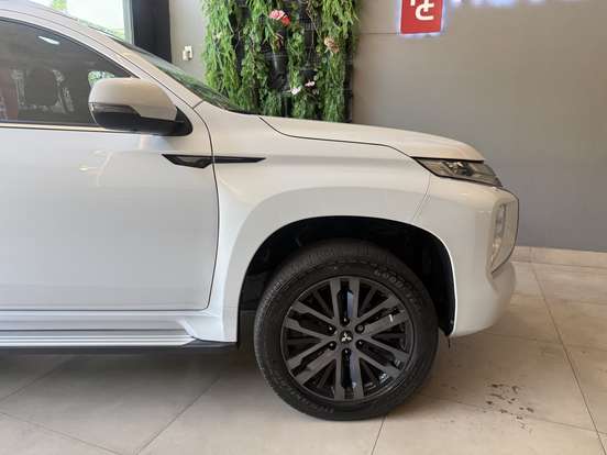 MITSUBISHI-PAJERO SPORT-2.4 16V MIVEC TURBO DIESEL LEGEND AWD AUTOMÁTICO MITSUBISHI-PAJERO SPORT-2023
