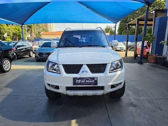 MITSUBISHI-PAJERO TR4-2.0 4X4 16V 140CV FLEX 4P AUTOMÁTICO MITSUBISHI-PAJERO TR4-2013