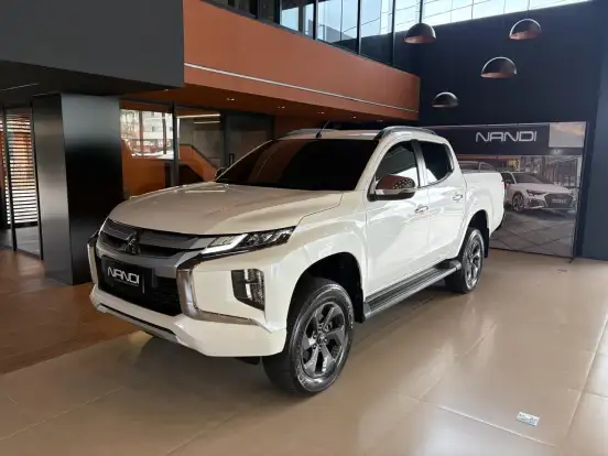 MITSUBISHI-TRITON-2025