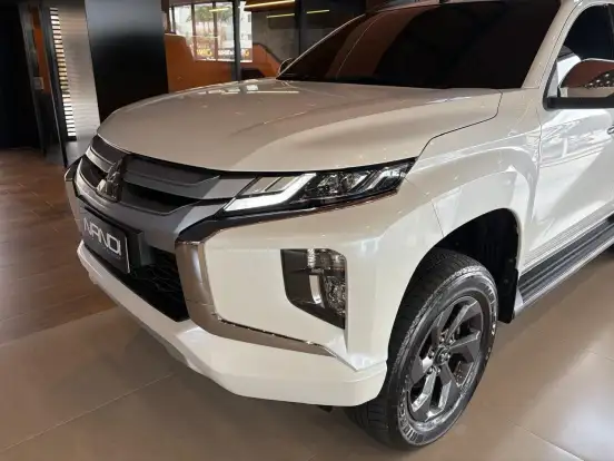 MITSUBISHI-TRITON-2.4 BITURBO DIESEL CD HPE 4X4 AUTOMÁTICO MITSUBISHI-TRITON-2025