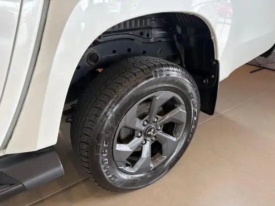 MITSUBISHI-TRITON-2.4 BITURBO DIESEL CD HPE 4X4 AUTOMÁTICO MITSUBISHI-TRITON-2025
