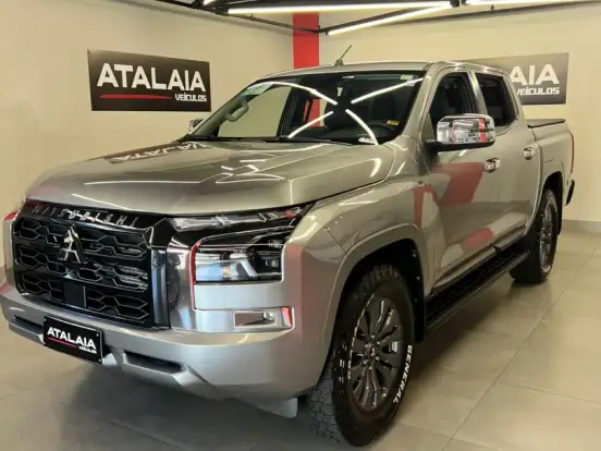 MITSUBISHI-TRITON-2.4 BITURBO DIESEL CD HPE 4X4 AUTOMÁTICO MITSUBISHI-TRITON-2025
