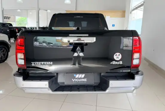 MITSUBISHI-TRITON-2025