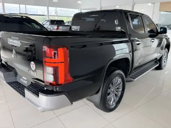 MITSUBISHI-TRITON-2.4 BITURBO DIESEL CD HPE-S 4X4 AUTOMÁTICO MITSUBISHI-TRITON-2025