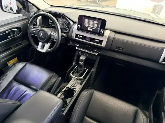 MITSUBISHI-TRITON-2025