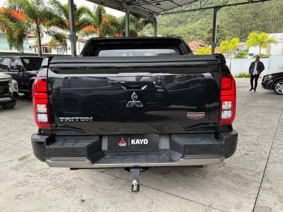 MITSUBISHI-TRITON-2025