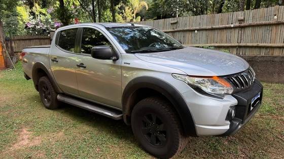 MITSUBISHI L200 TRITON 2.4 16V TURBO DIESEL OUTDOOR GLS CD 4X4 AUTOMÁTICO