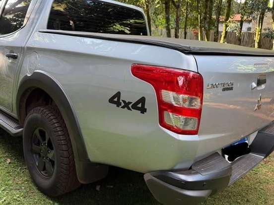 MITSUBISHI-L200 TRITON-2.4 16V TURBO DIESEL OUTDOOR GLS CD 4X4 AUTOMÁTICO MITSUBISHI-L200 TRITON-2023