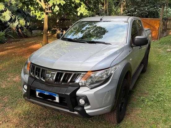 MITSUBISHI-L200 TRITON-2.4 16V TURBO DIESEL OUTDOOR GLS CD 4X4 AUTOMÁTICO MITSUBISHI-L200 TRITON-2023