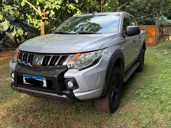 MITSUBISHI-L200 TRITON-2.4 16V TURBO DIESEL OUTDOOR GLS CD 4X4 AUTOMÁTICO MITSUBISHI-L200 TRITON-2023
