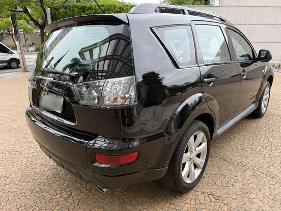 MITSUBISHI-OUTLANDER-2013