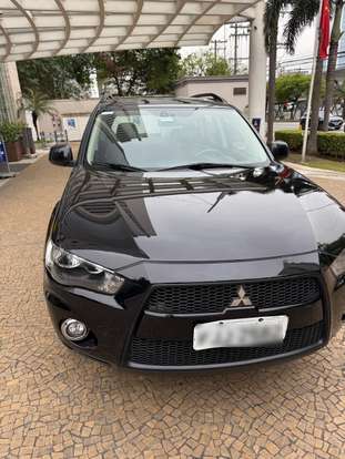 MITSUBISHI-OUTLANDER-2013
