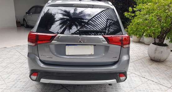 MITSUBISHI-OUTLANDER-2.2 4X4 16V DIESEL 4P AUTOMÁTICO MITSUBISHI-OUTLANDER-2015