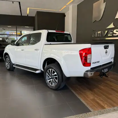 NISSAN-FRONTIER-2020