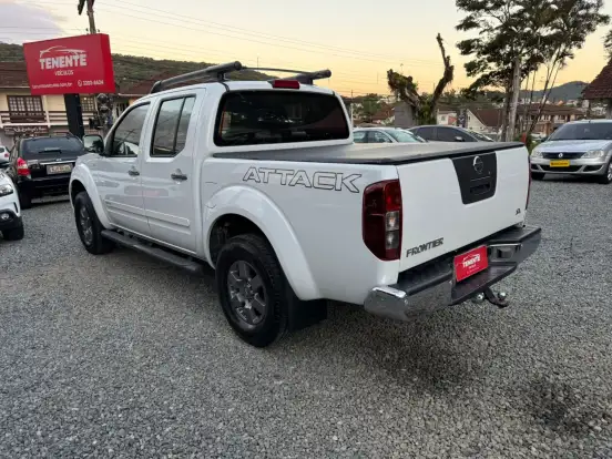 NISSAN-FRONTIER-2.5 SV ATTACK 4X4 CD TURBO ELETRONIC DIESEL 4P AUTOMÁTICO NISSAN-FRONTIER-2014