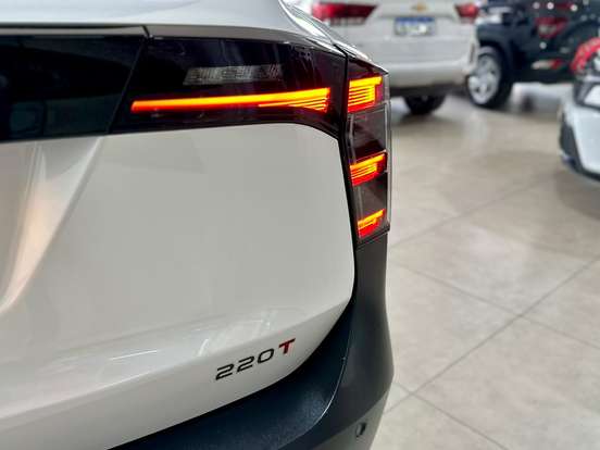 NISSAN-KICKS-2025