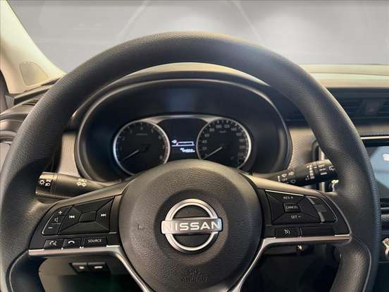 NISSAN-KICKS-2023