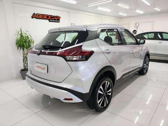 NISSAN-KICKS-2023