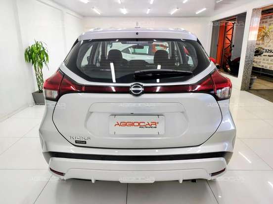 NISSAN-KICKS-2023