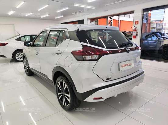 NISSAN-KICKS-2023