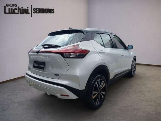 NISSAN-KICKS-2023