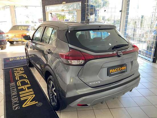 NISSAN-KICKS-2023