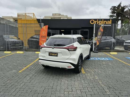 NISSAN-KICKS-2023