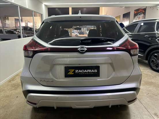 NISSAN-KICKS-2023