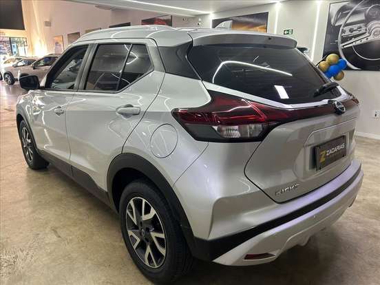 NISSAN-KICKS-2023
