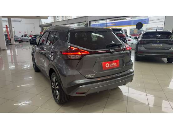 NISSAN-KICKS PLAY-2025