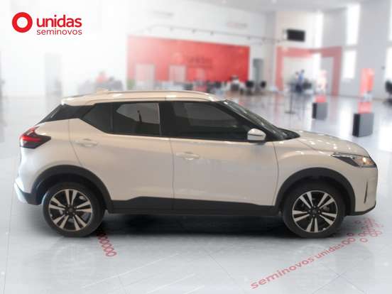 NISSAN-KICKS PLAY-2025