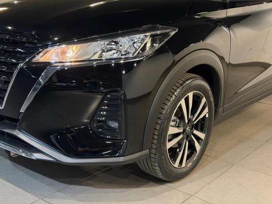NISSAN-KICKS PLAY-2025