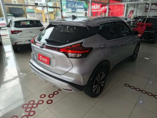 NISSAN-KICKS PLAY-2025